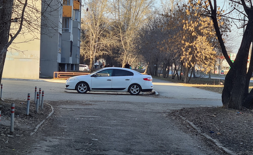 Смена сезонности шин — Renault Fluence, 1,6 л, 2011 года | шины | DRIVE2