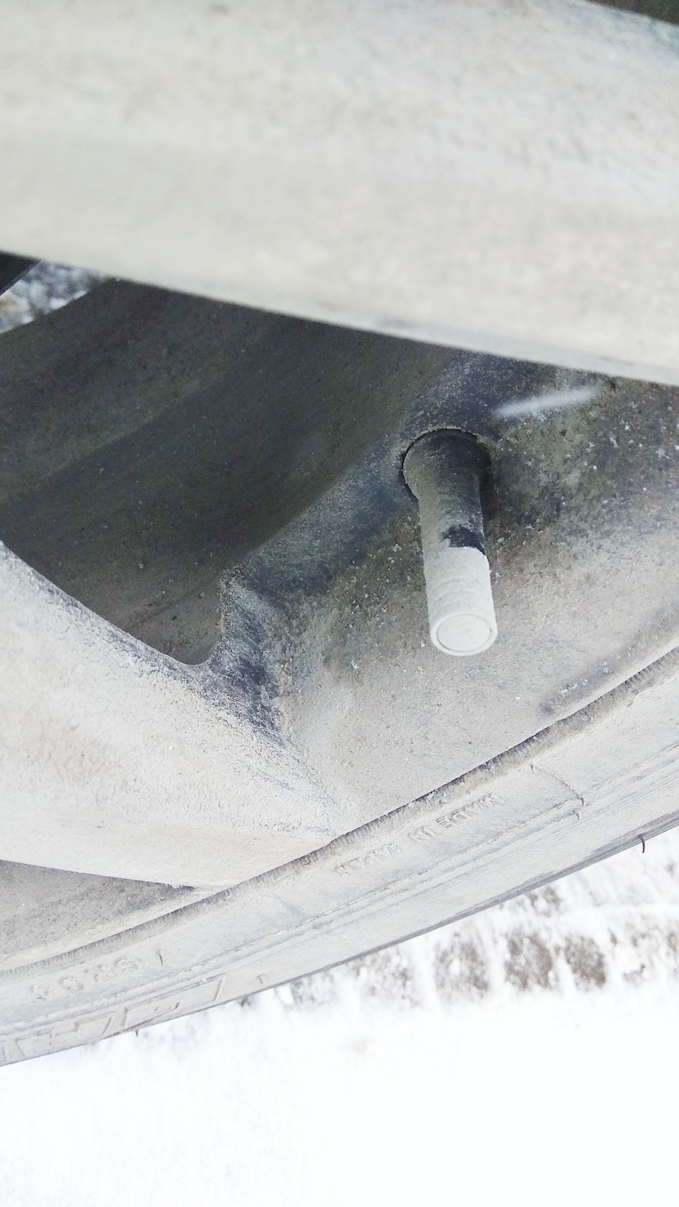 Замена вентиля колеса — Hyundai i30 (1G), 1,6 л, 2009 года | шины | DRIVE2