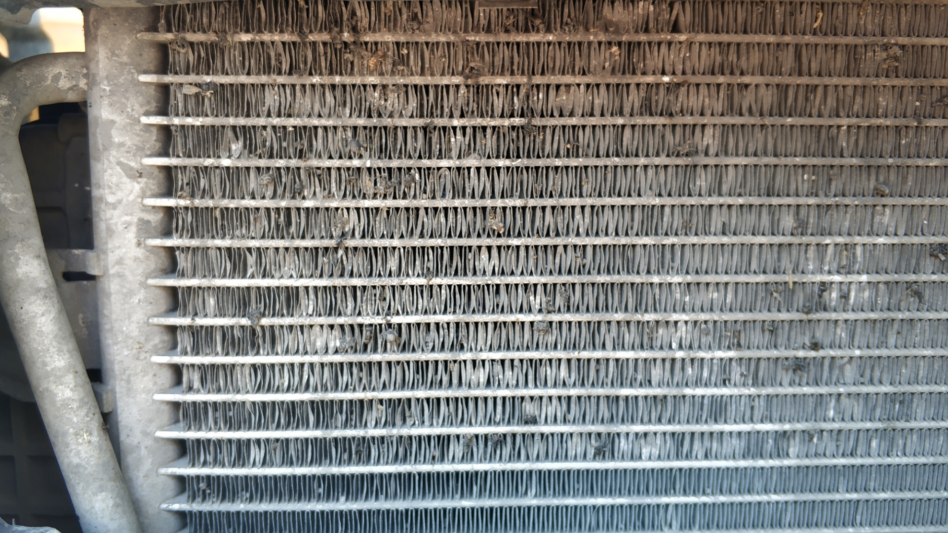 Чистка радиатора кондиционера и выпрямление сот — Volkswagen Passat B6 ...