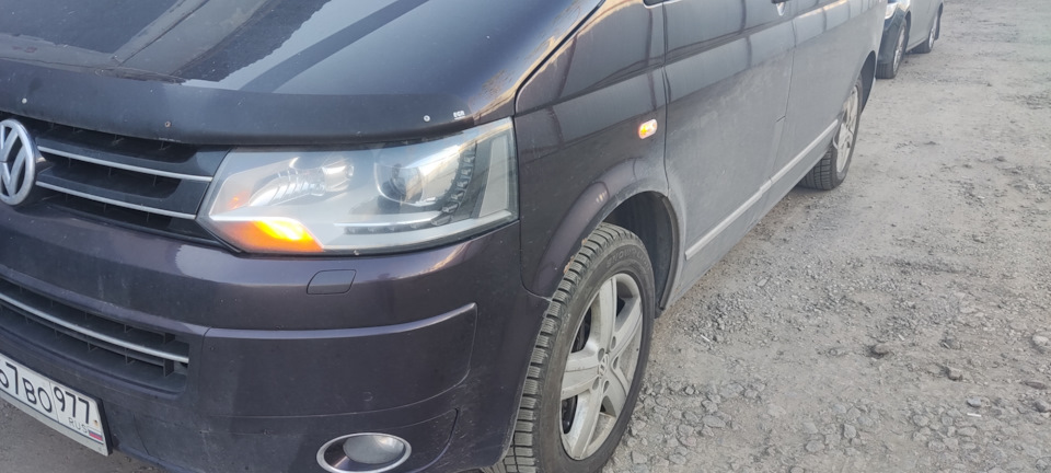 Диодные боковые поворотники — Volkswagen Multivan (T5), 2 л, 2014 года ...