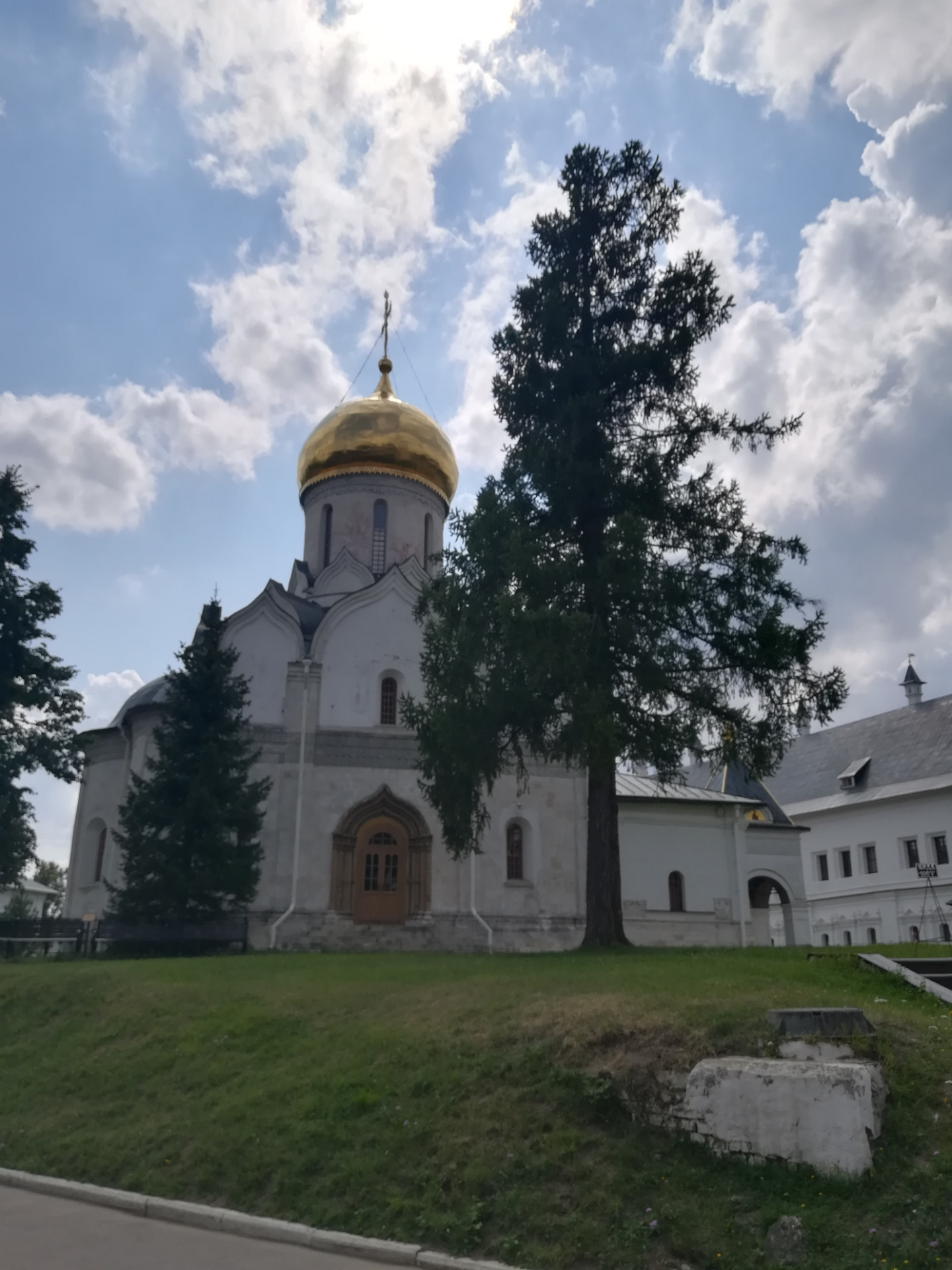 Монастырь под Звенигородом