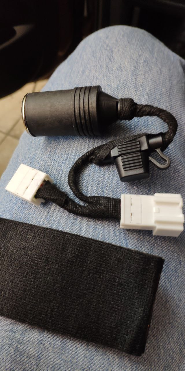 Подключение видео регистратора к плафону освещения — KIA Ceed (2G), 1,6 ...