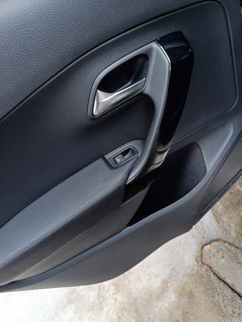 Мягкие подлокотники — Volkswagen Polo Sedan, 1,4 л, 2018 года ...