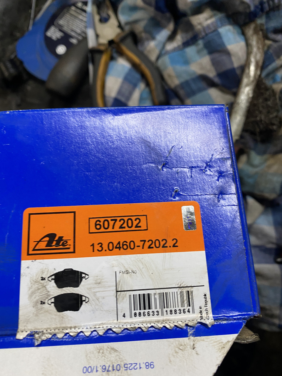 Замена тормозных дисков и колодок спереди. Так же замена масла в ...