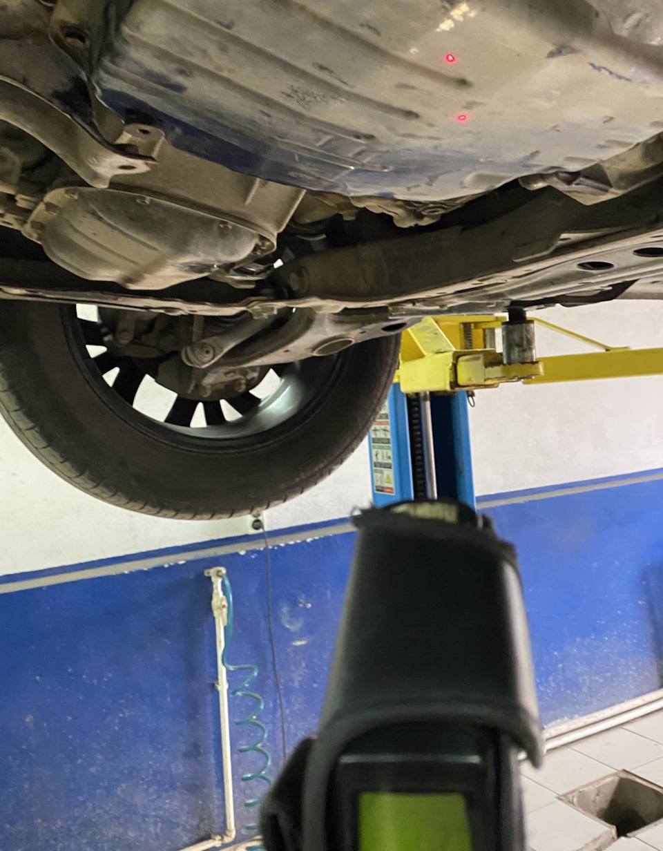 Фото в бортжурнале Toyota RAV4 (IV)