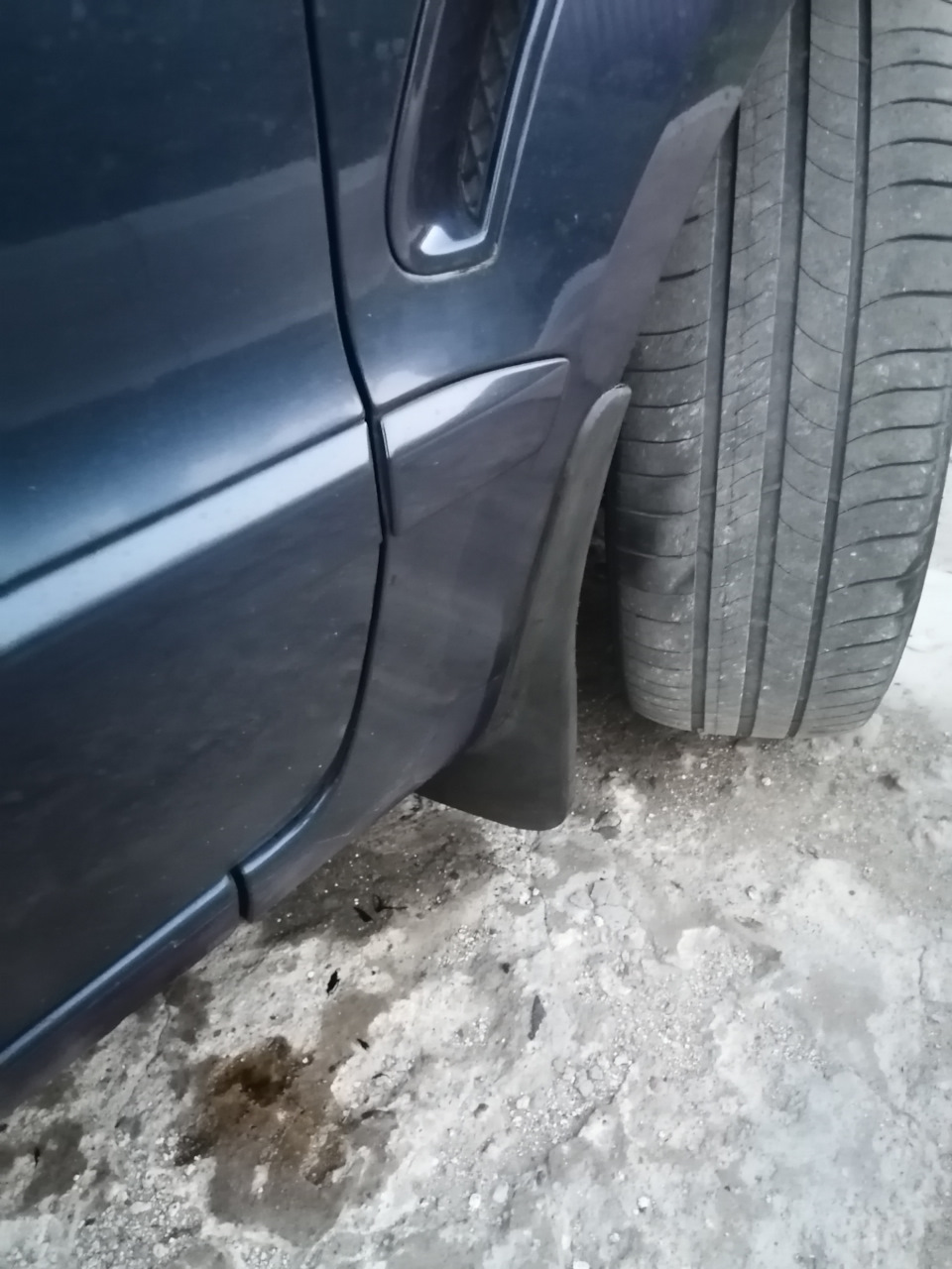 Установка брызговики. — Ford S-Max (1G), 1,8 л, 2009 года | своими ...