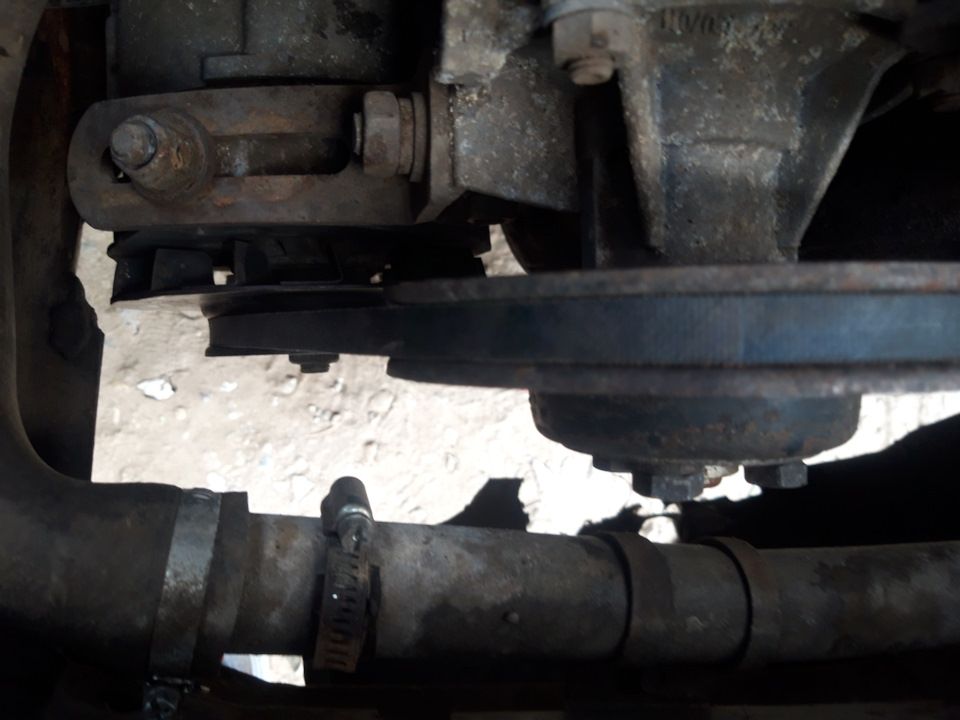 Замена ремня генератора — Москвич 2141, 1,6 л, 1990 года | расходники ...