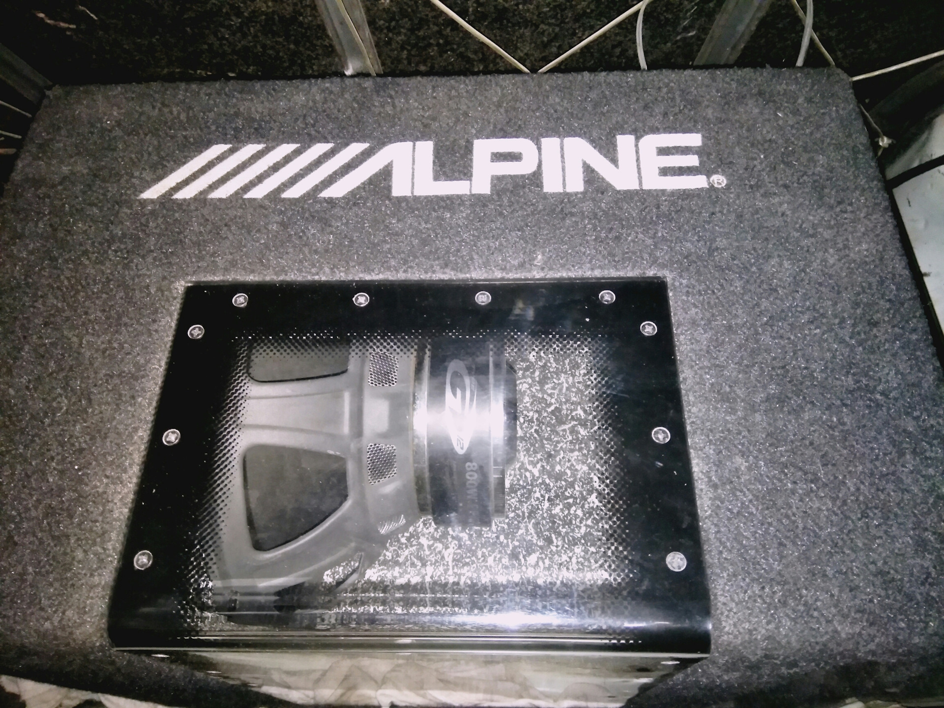 Сабвуфер Alpine 2000w