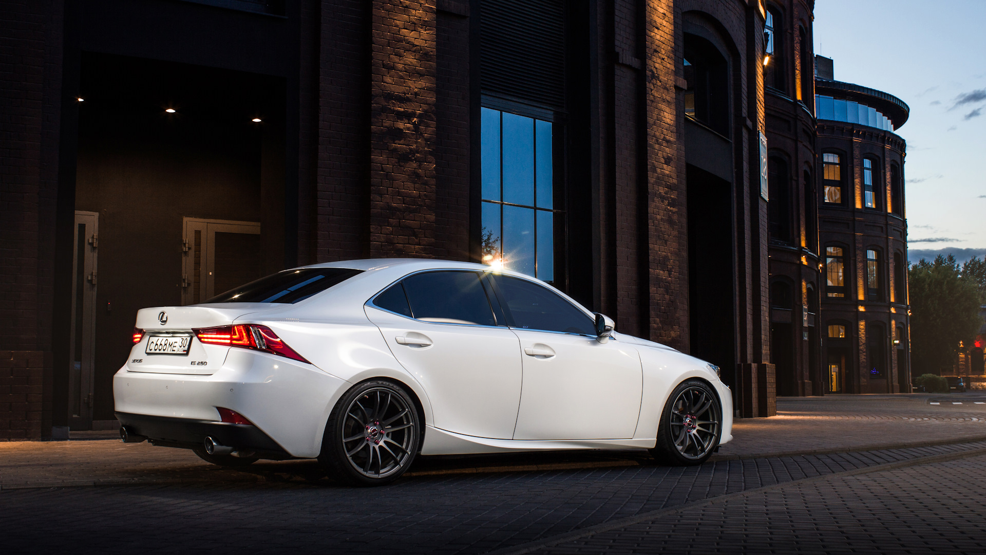 Lexus IS III 2.5 бензиновый 2014 Amadeus на DRIVE2