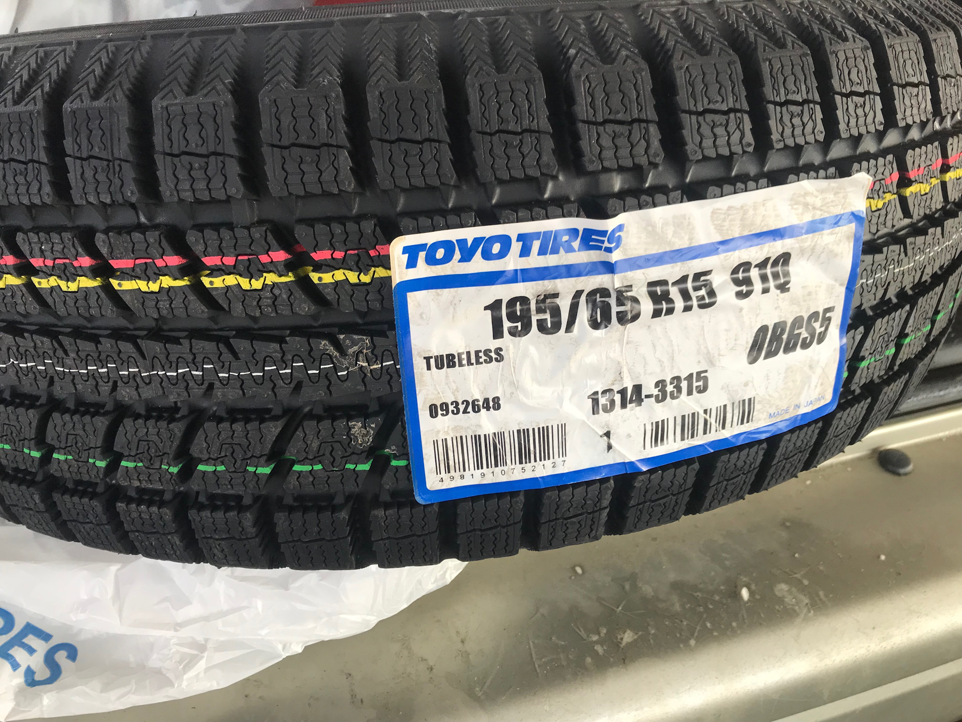 Шины toyo observe gsi 5. Toyo observe GSI-5 215 55 r17. Toyota observe GSI 5. Колеса GSI-5. Год выпуска на шинах Toyo observe GSI-5.