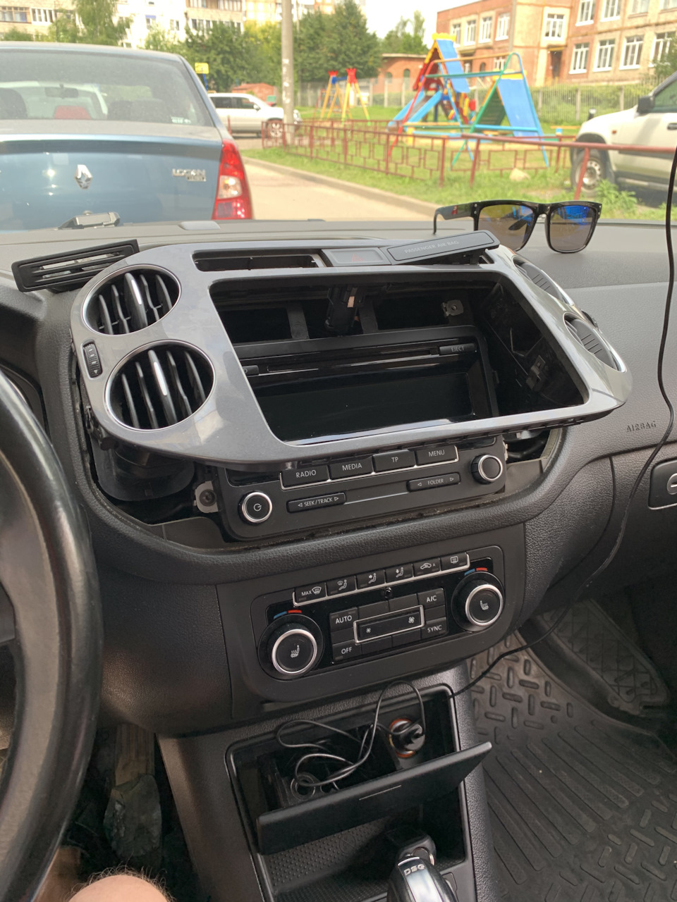 Легкий ремонт дефлектора воздуховода — Volkswagen Tiguan (1G), 1,4 л ...