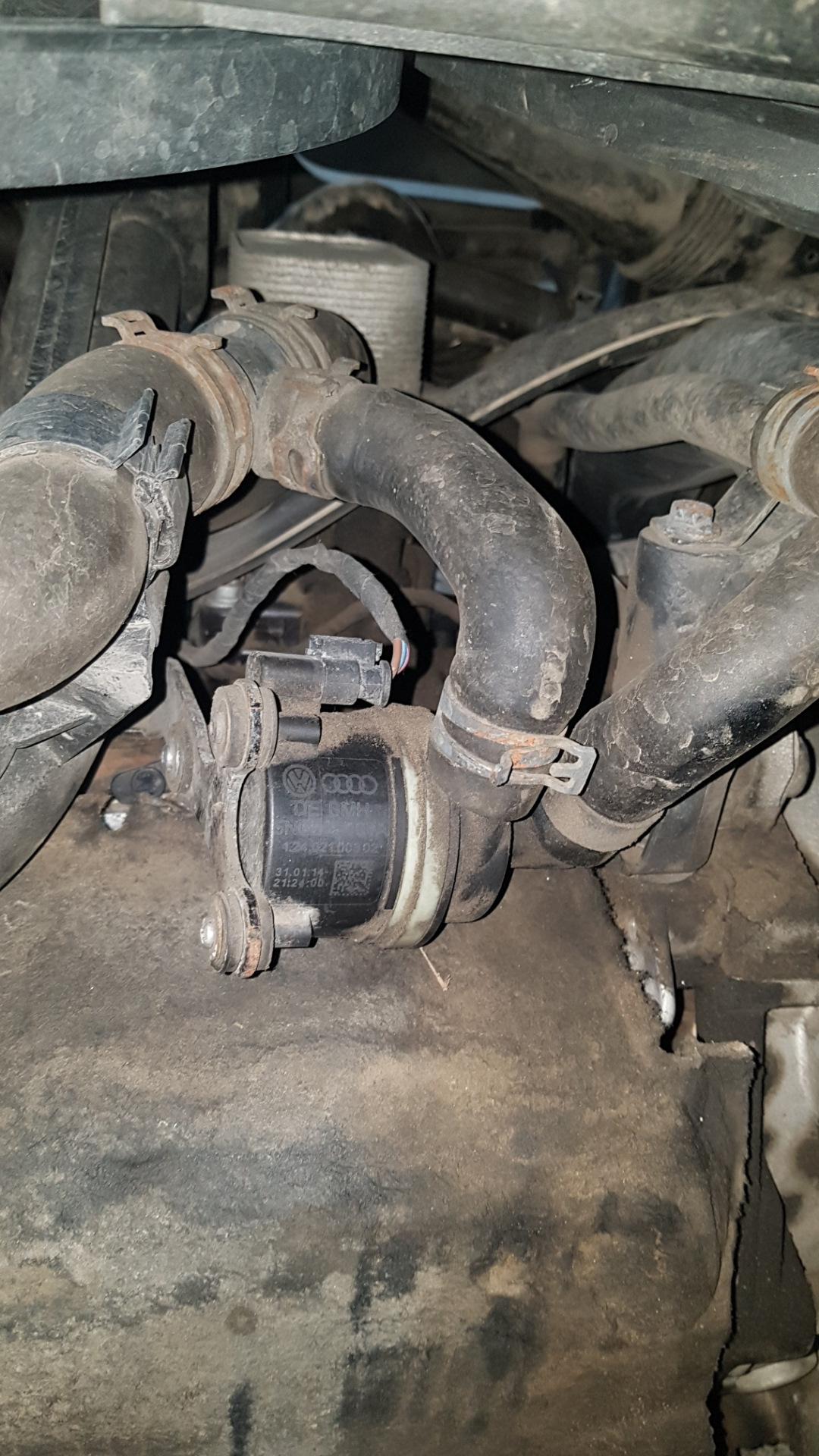 Дополнительный насос системы охлаждения 5N0965561A — Volkswagen Passat ...