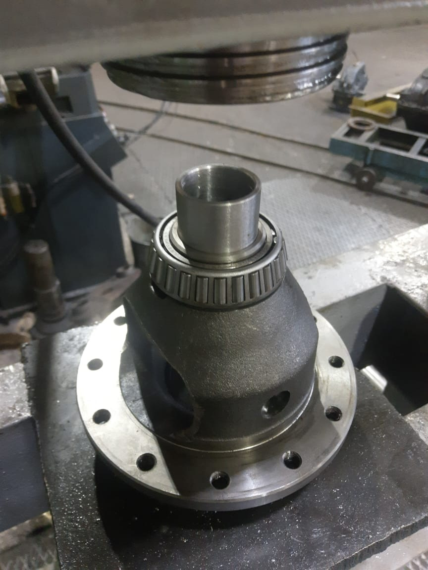 Вито 638 лечим люфт левого фланца в коробке — DRIVE2