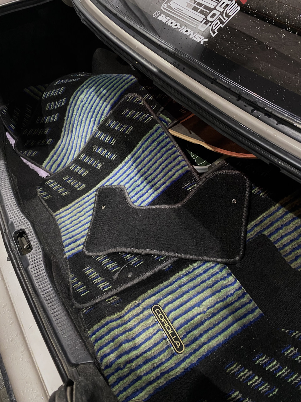 Еще одна очень приятная мелочь — ковры — Toyota Corolla (100), 1,6 л ...