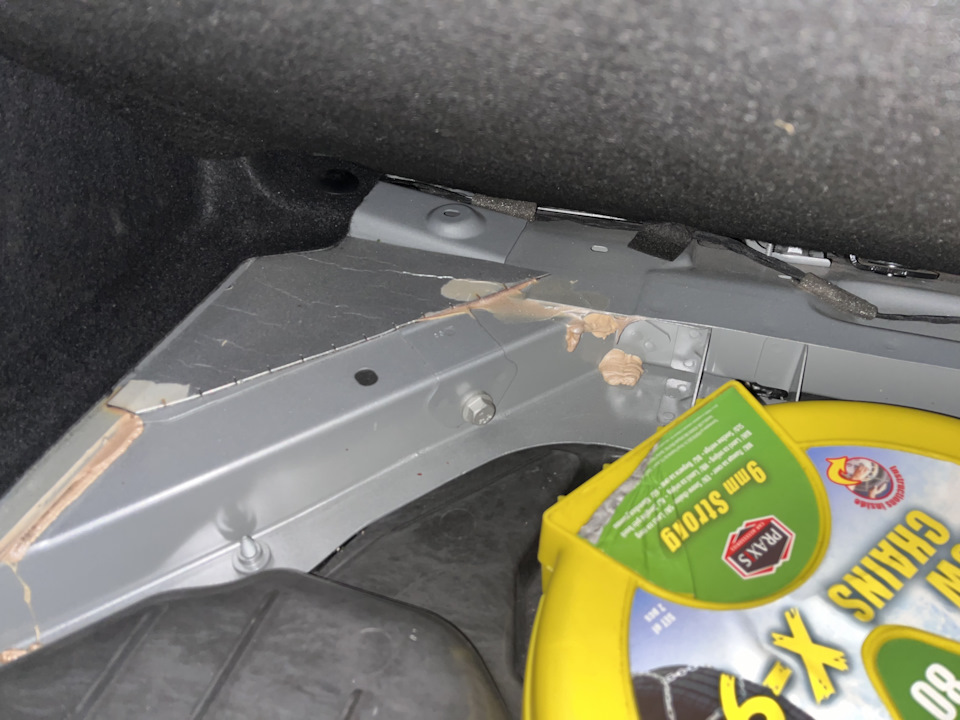 Заводской герметик? — Renault Megane IV, 1,5 л, 2017 года | наблюдение ...