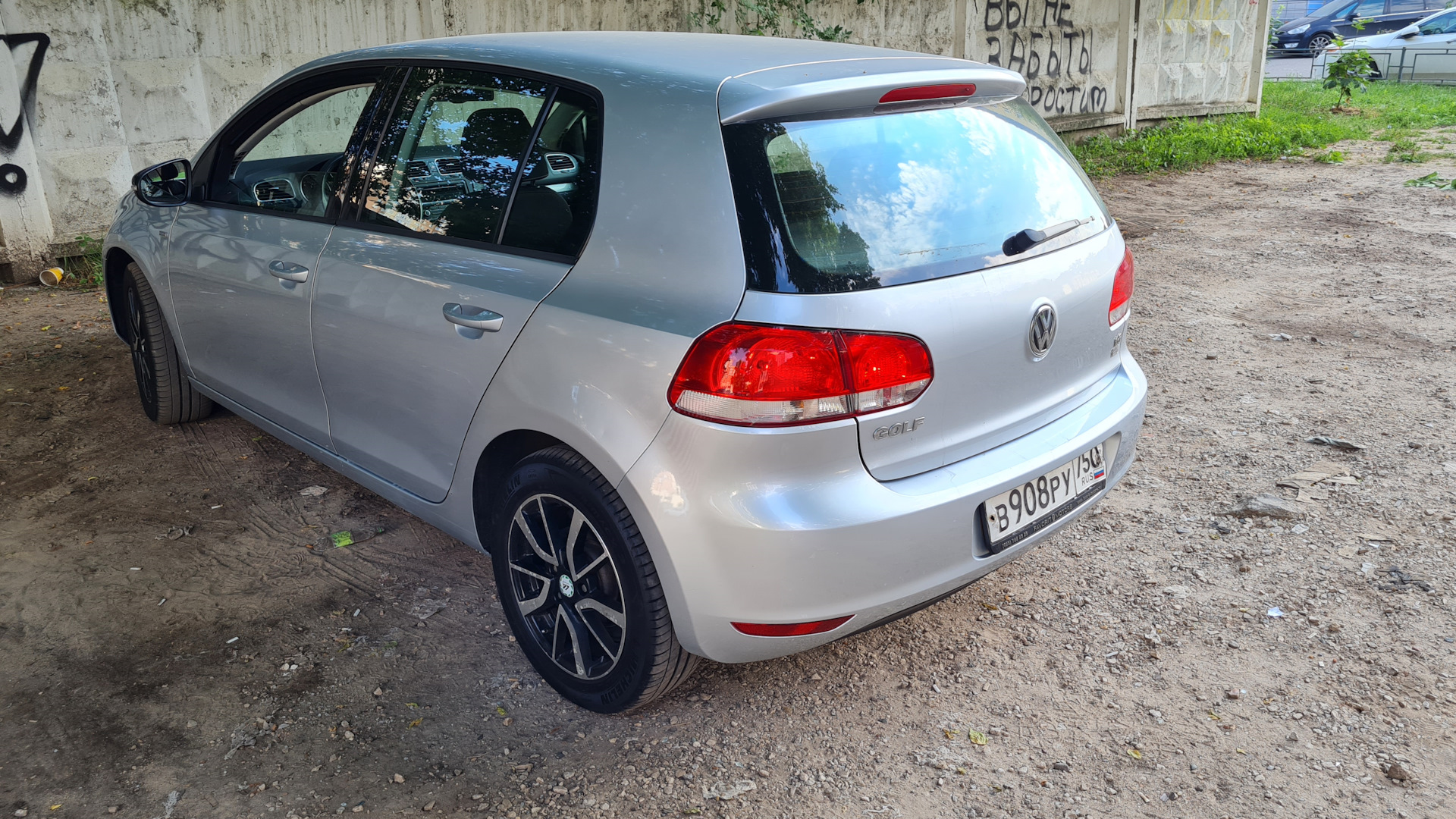 Volkswagen Golf Mk6 1.6 бензиновый 2012 | Машина друга на DRIVE2