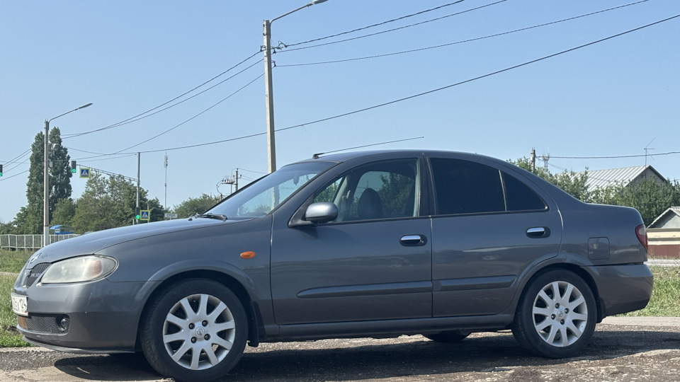 Nissan Almera Недомаксима)