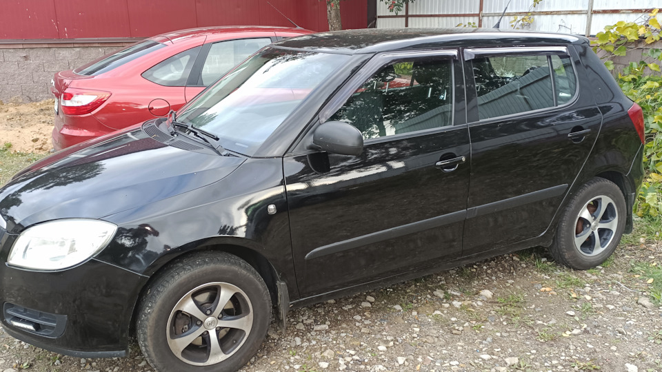 Не работает стеклоподъемник — Skoda Fabia Mk2, 1,2 л, 2009 года ...