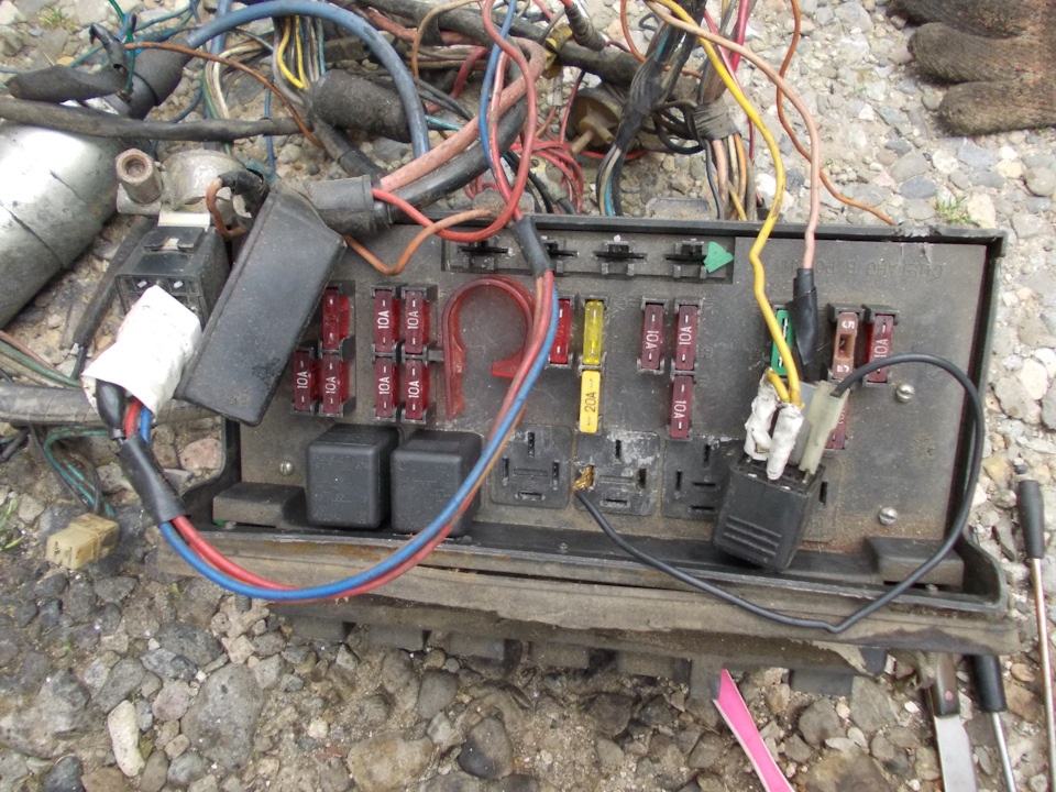 Перетряхнул блок предохранителей 2107 — Lada 21073, 1,6 л, 1997 года ...