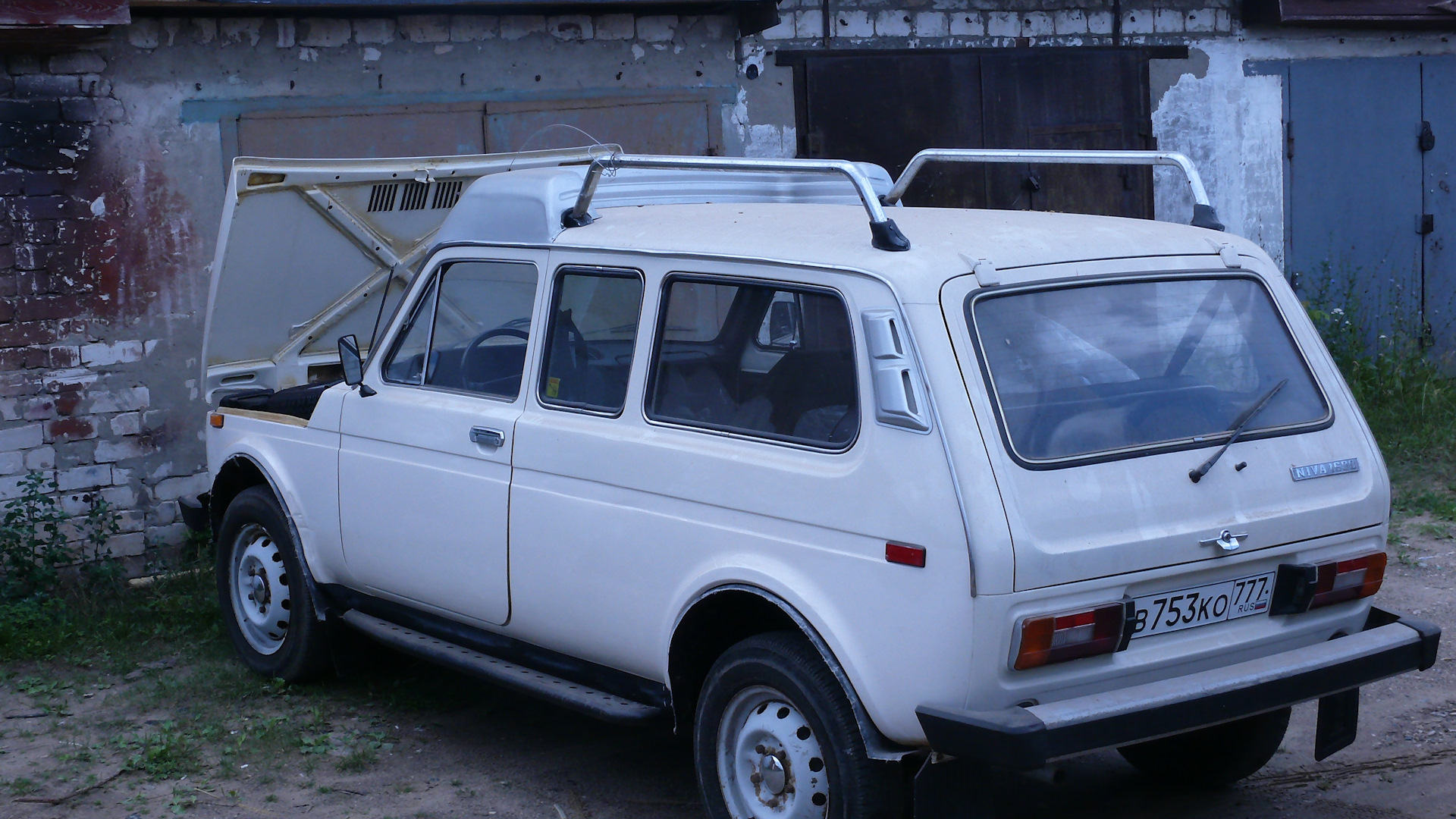 Lada 4x4 3D 1.6 бензиновый 1994 | 2121-К (кедр) на DRIVE2