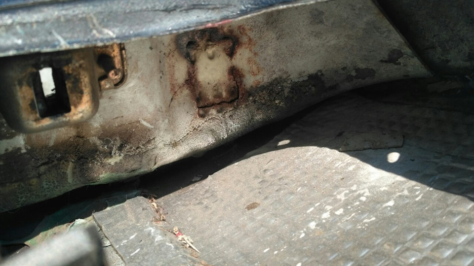 Ремонт петли двери левой — Volkswagen Golf Mk2, 1,8 л, 1990 года ...