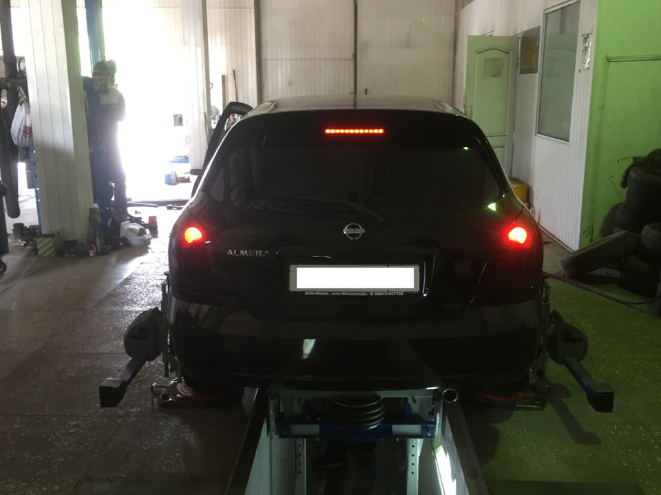 Лампочка стопа — Nissan Almera II (N16), 1,5 л, 2003 года | электроника ...