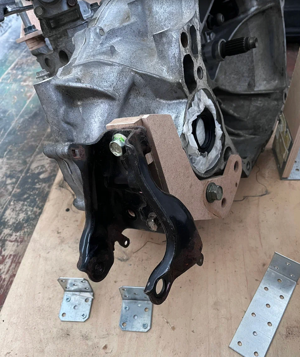 +1 передача МКПП (6 ступенчатая SF8M) — Honda Fit (1G), 1,3 л, 2004 ...