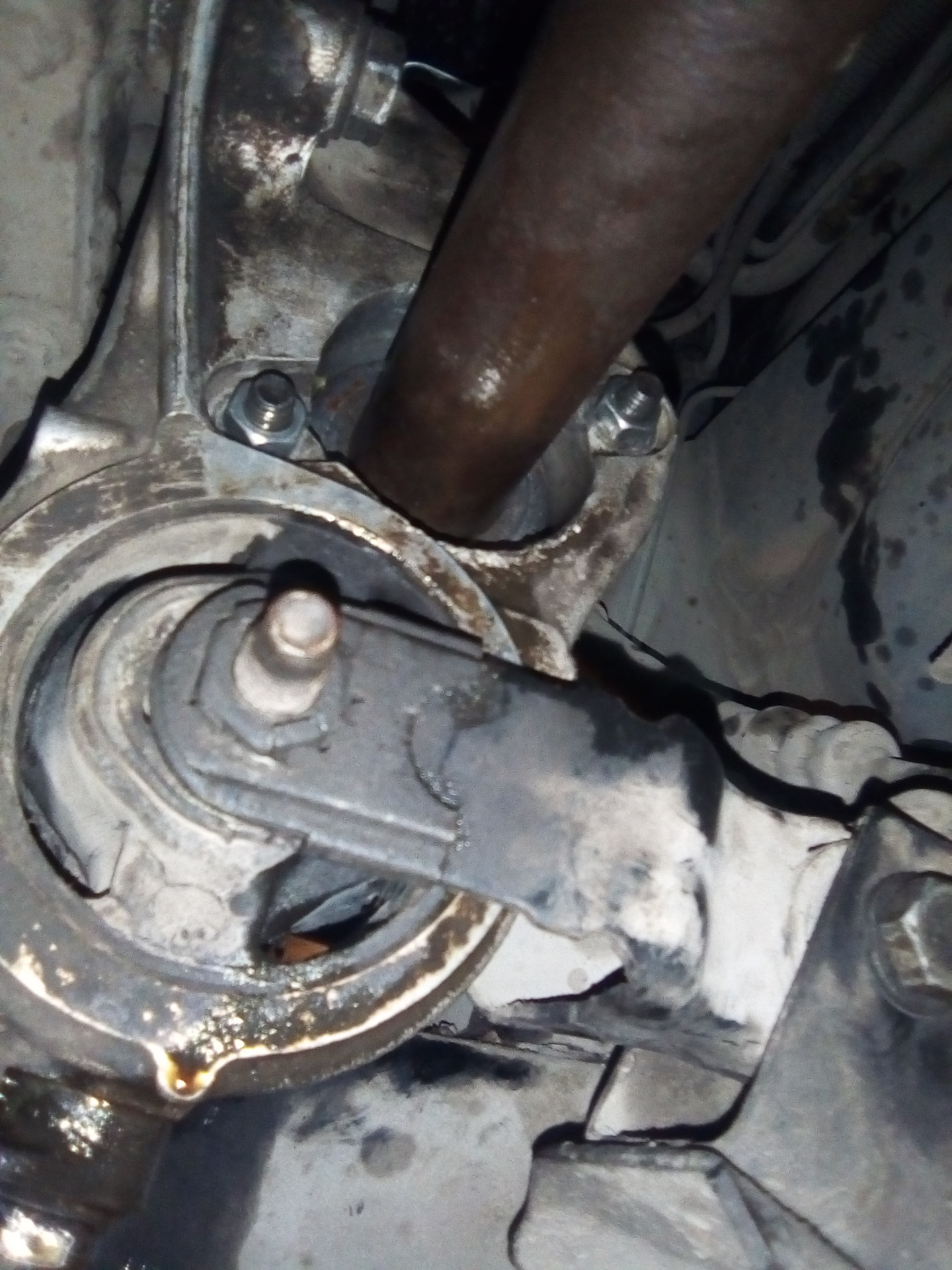 Промежуточный подшипник привода. — Peugeot 307, 1,6 л, 2005 года ...