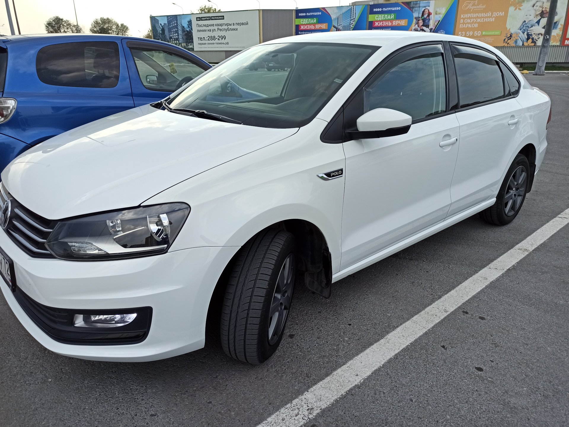 Оригинальные дефлекторы окон — Volkswagen Polo Sedan, 1,6 л, 2018 года |  запчасти | DRIVE2