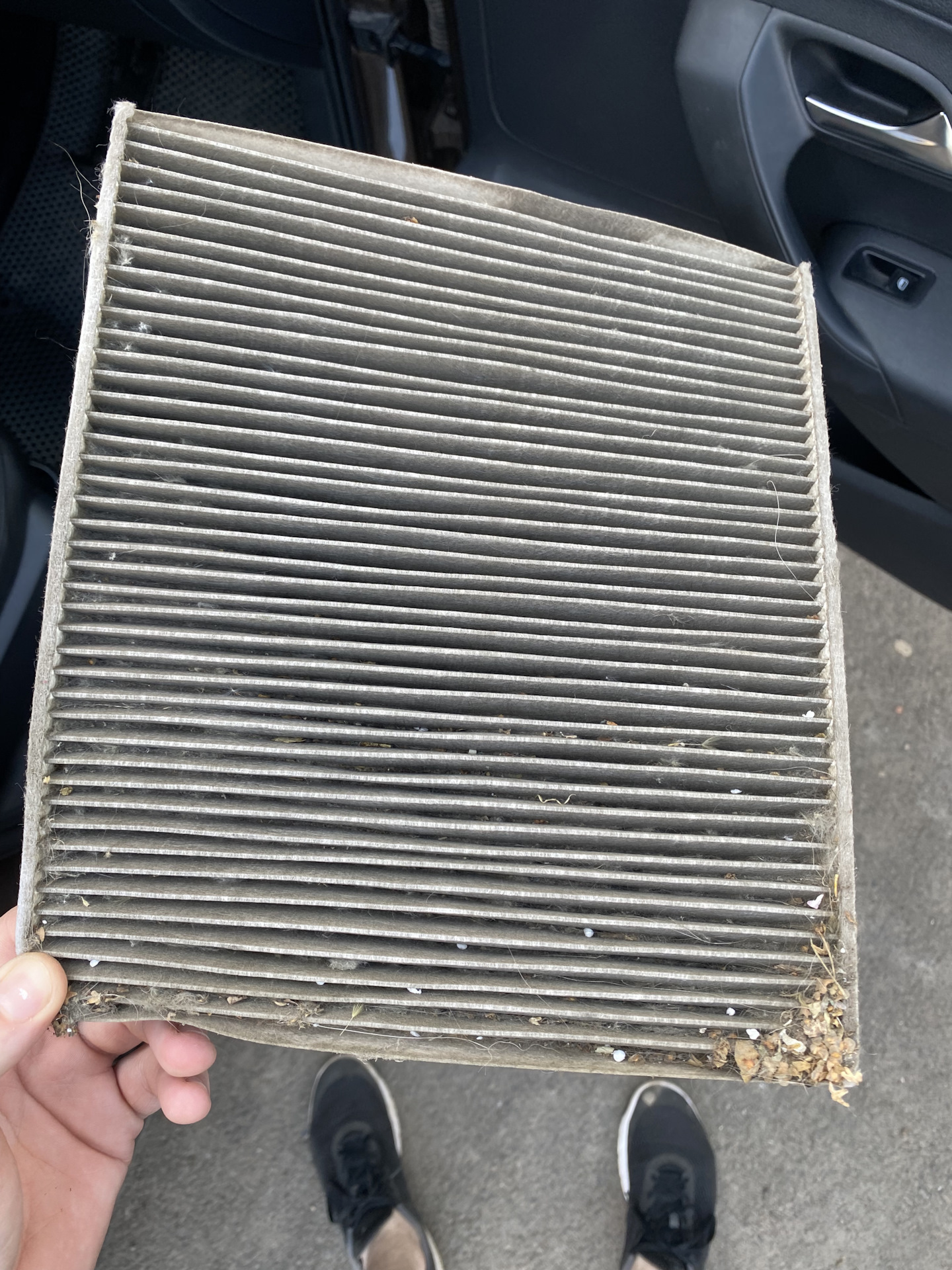 Замена салонного фильтра — Volkswagen Polo Sedan, 1,6 л, 2015 года ...