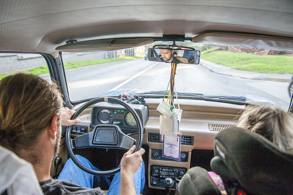 Заселились в место ночевки и отправились на променад. — ИЖ Москвич 412