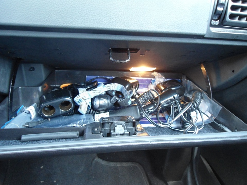 Подсветка бардачка - Daewoo Nexia, 1,5 л, 2007 года электроника DRIVE2