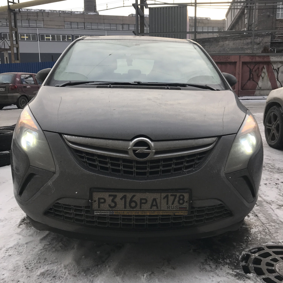 Замена ламп ближнего и дальнего света. Opel Insignia. — DRIVE2