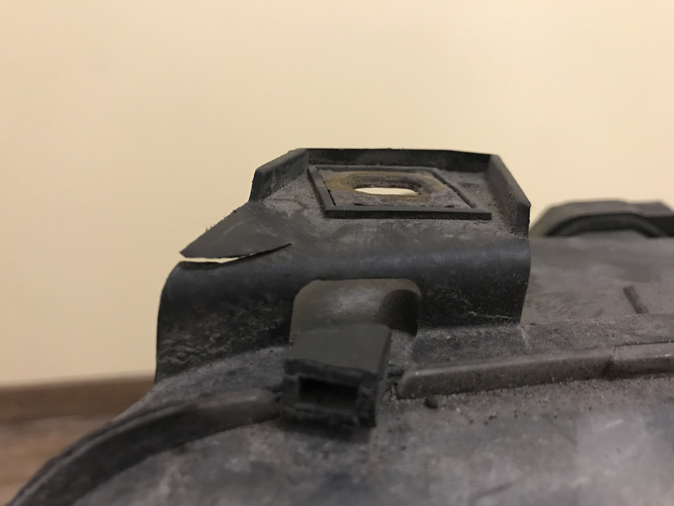 Смотрим дальше — сломано, можно конечно использовать рем.комплект, но так как корпус не формат — будем менять👌 — Audi Allroad (C5)