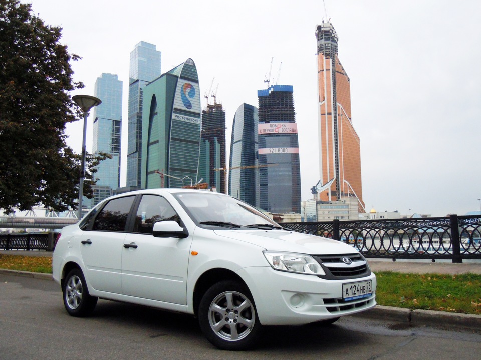 Лад москва. Лада Гранта в Москве. Автосалон Гранта Москва. МСК для Гранта. Грант Москвы.