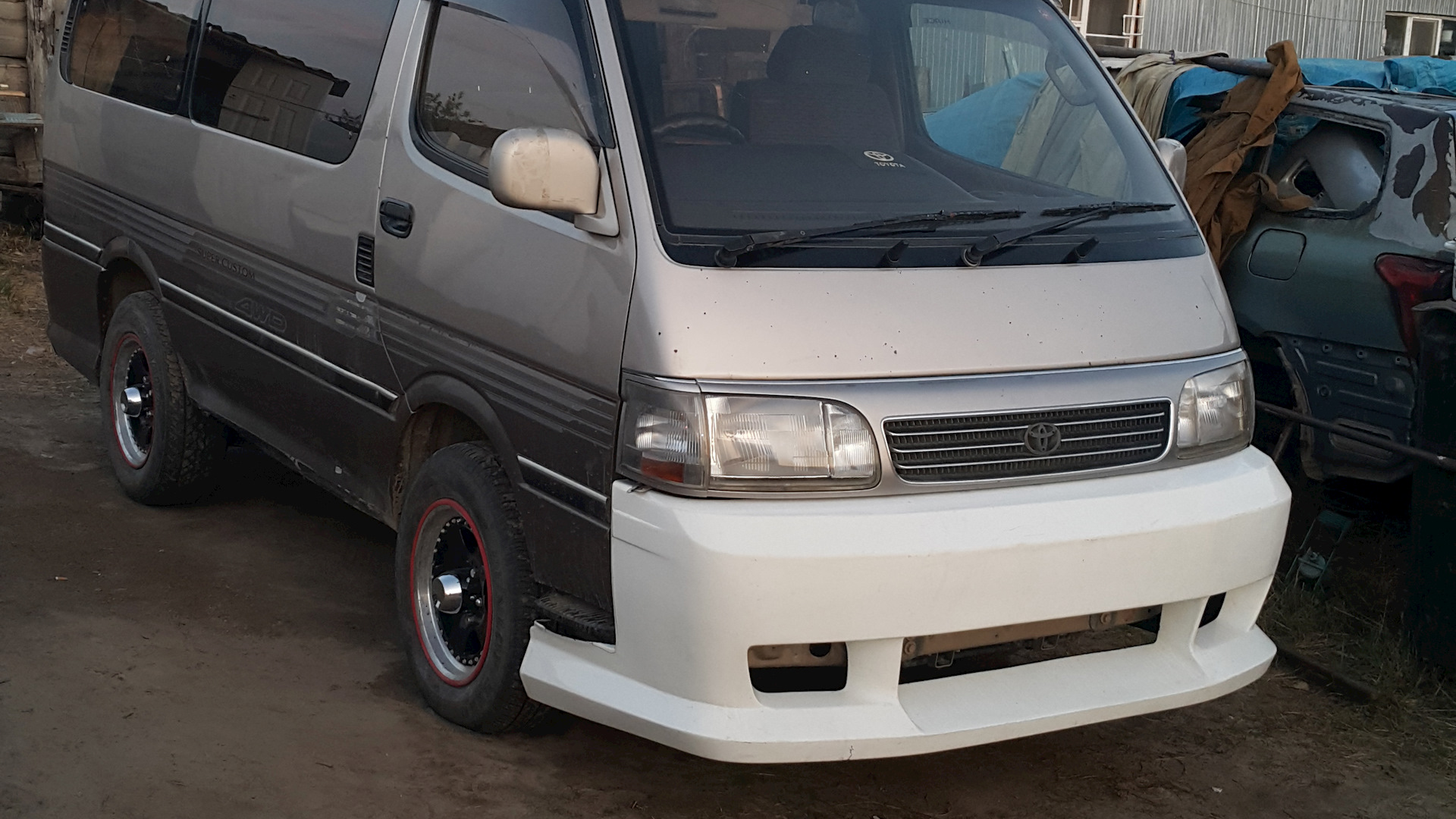 Хайс кз. Toyota Hiace h100. Toyota Hiace lh100. Toyota Hiace 106 кузов. Toyota Hiace 100.