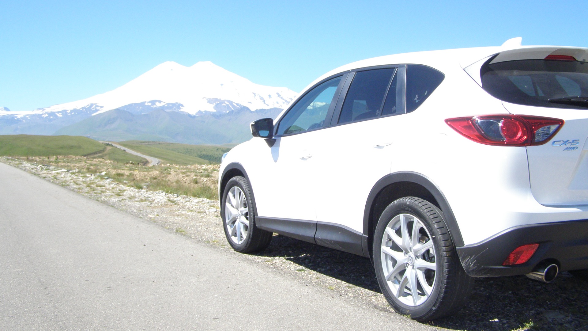 Белый сх5. Mazda CX 5 белый перламутр. Mazda cx5 2014 белая. Mazda CX 5 белая. Мазда СХ-5 2013 белый.