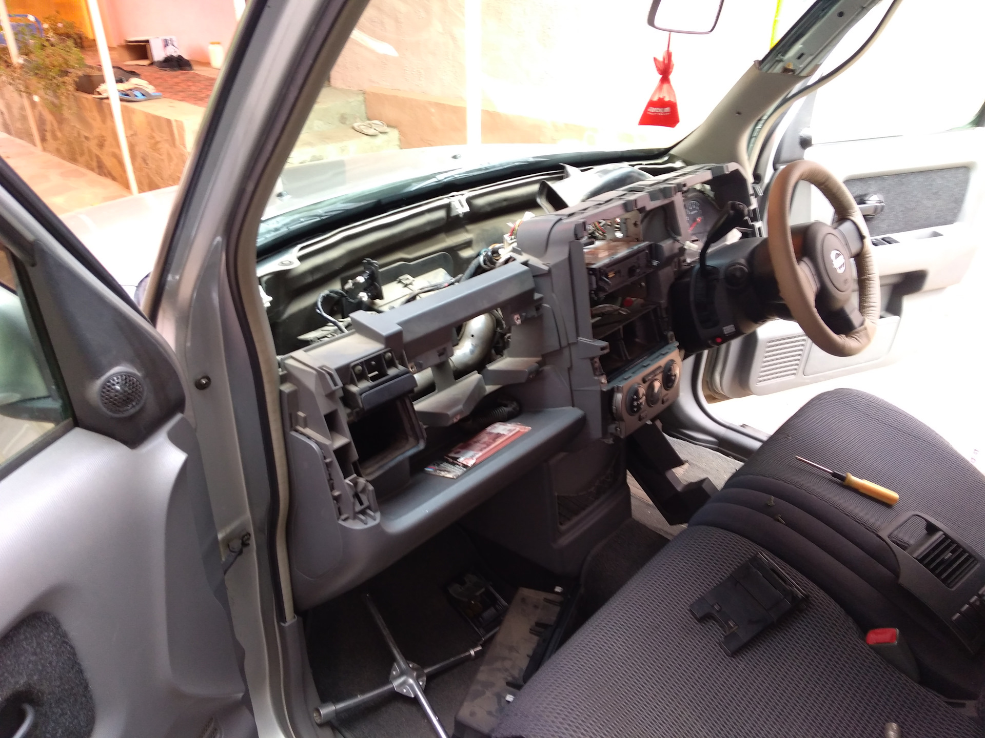Где находится резистор печки ниссан куб z11 Мотор печки. - Nissan Cube II, 1,4 л, 2003 года своими руками DRIVE2