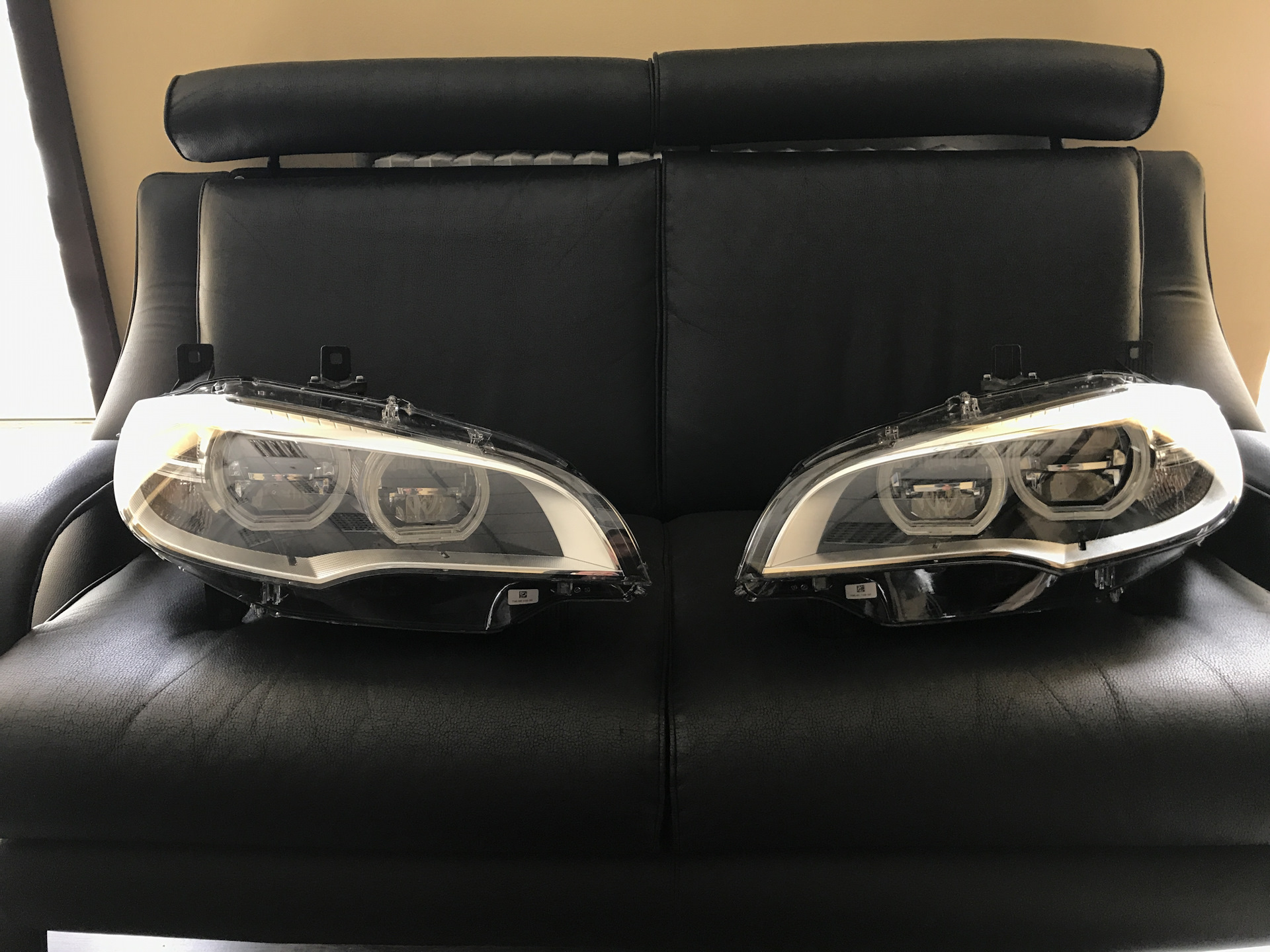 Х5 фара. Led фары BMW x5 e70. BMW e70 led фары. S552a адаптивная светодиодная фара.