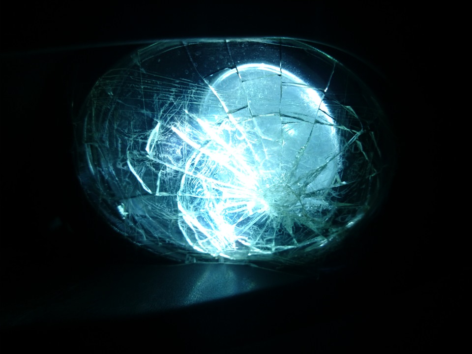 Неприятности, словил камень в туманку, вздутие задней фары. — Opel ...