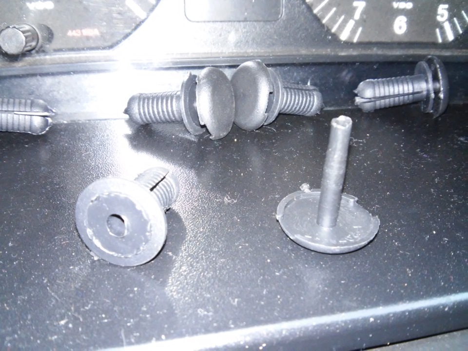 Шуба под капот. — Audi 100 (C3), 1,8 л, 1985 года | запчасти | DRIVE2