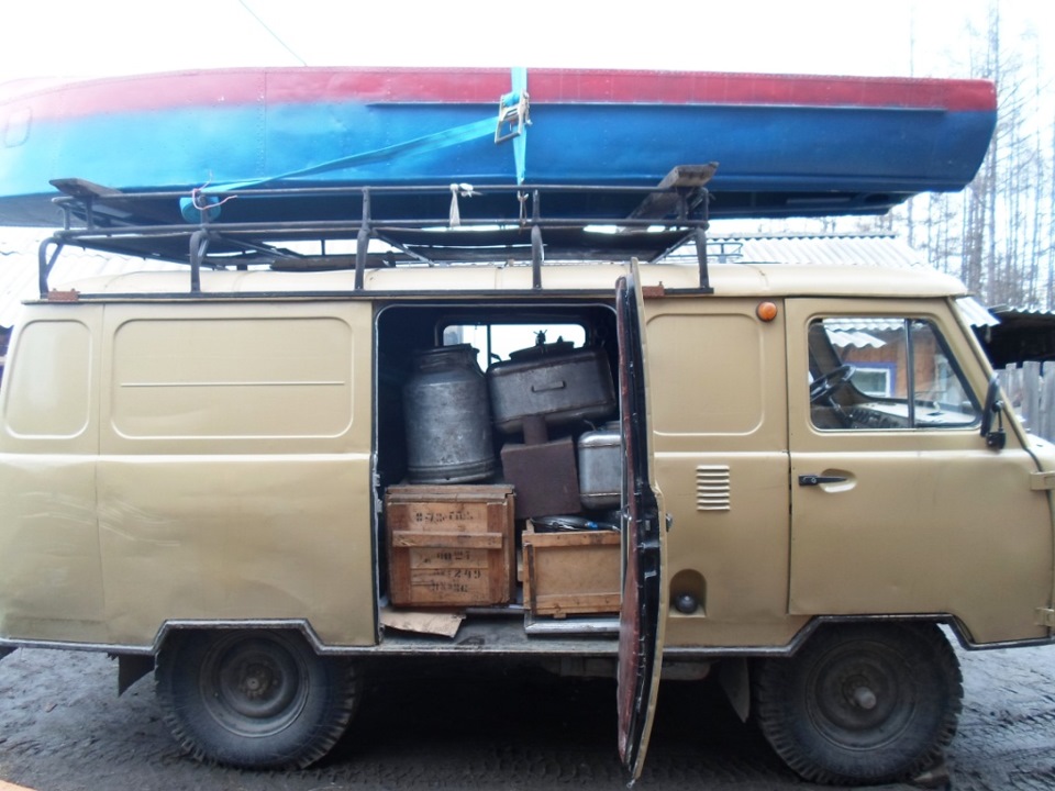 Уаз буханка 3909. Уаз 452 буханка. Уаз буханка на трассе. Перевернутая буханка. Буханка карелия.