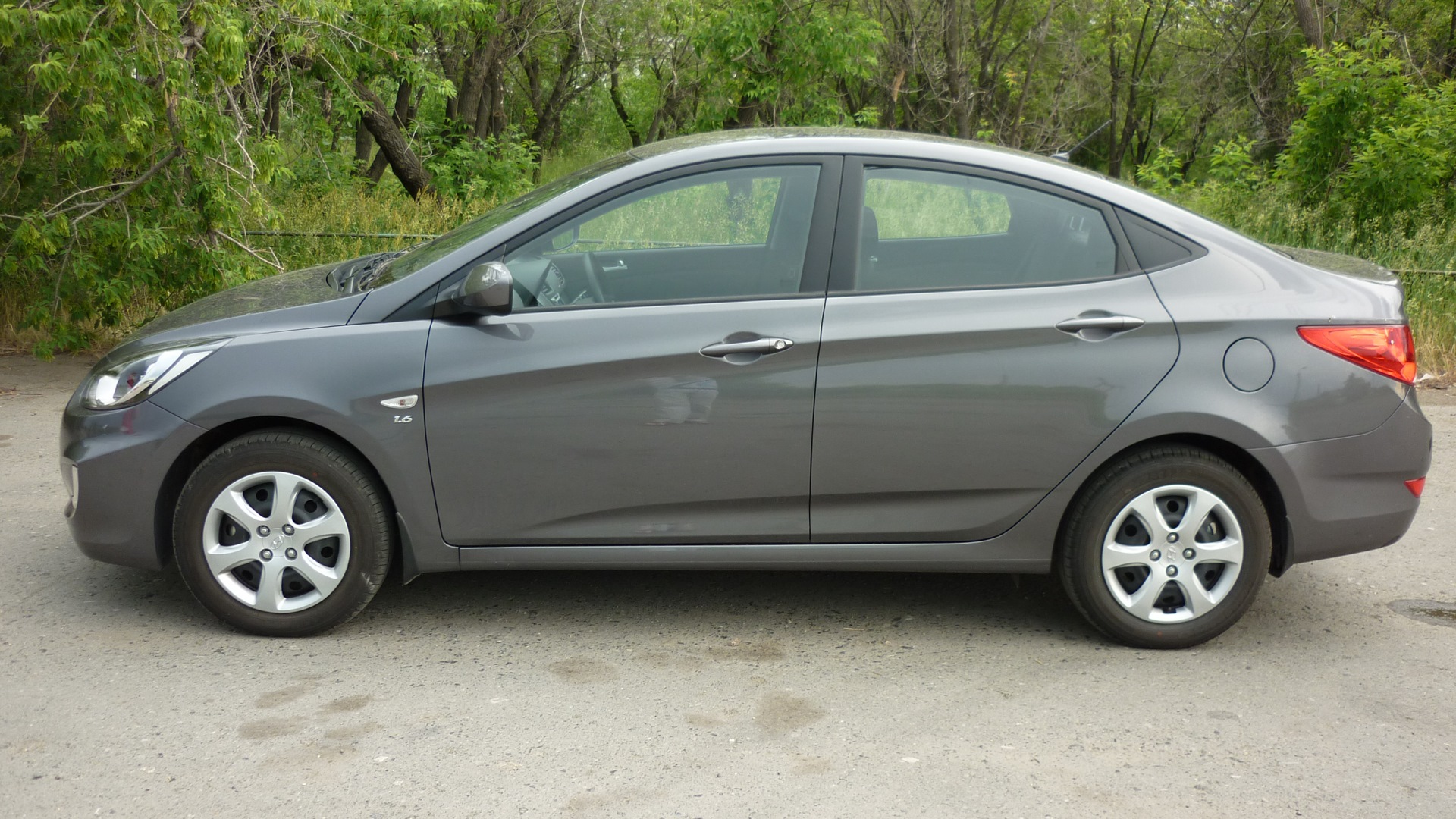 Hyundai Solaris 2011 серый SAE