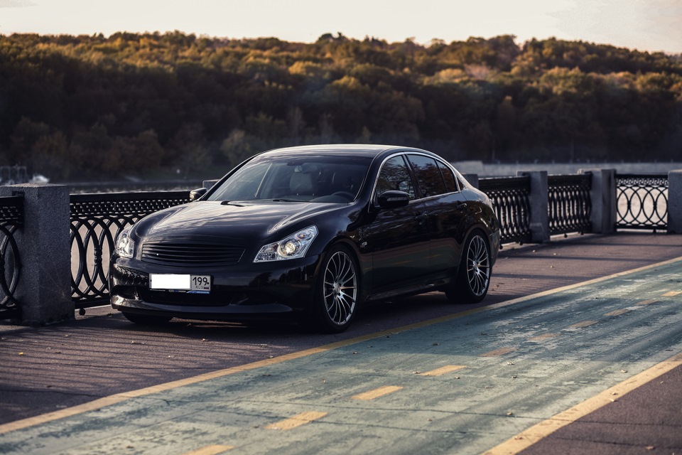 Infiniti g37 Black