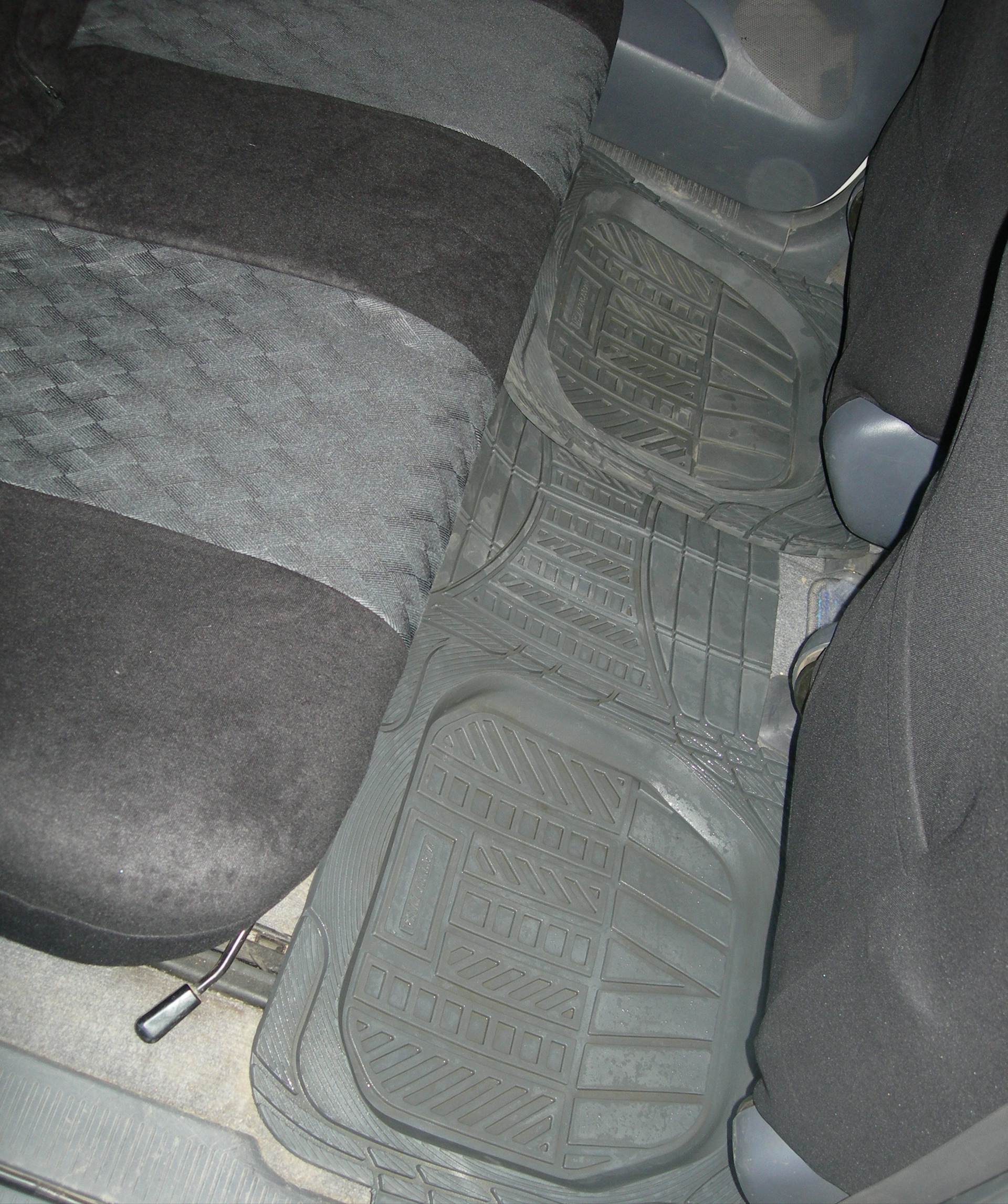 Covers and rubber mats and all sorts of little things  - Toyota Ipsum 20L 1999
