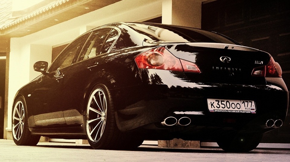 Who owns this black G37 Sedan with quad tips? 