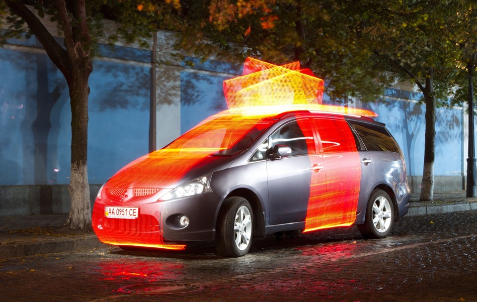 Cюжет о фризлайтей в рекламной кухне — Mitsubishi Grandis, 2,4 л, 2009 ...