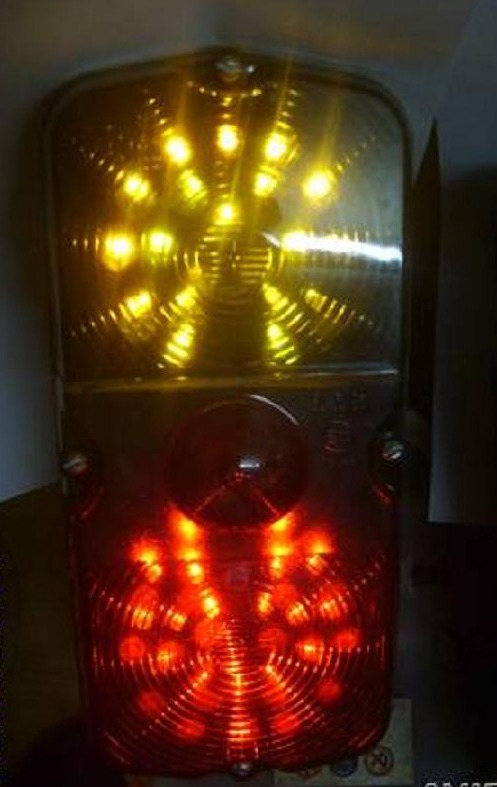 задние светодиодные фонари на уаз хантер. фонарь заднего хода хантер. светодиодные фонари на уаз 469. спойлер на уаз хантер задний. задние светодиодные фонари на уаз хантер.