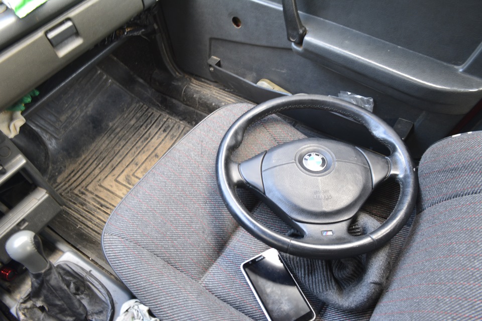 Подарок на новый год(M спортивное рулевое колесо с НПБ, кожа) — BMW 3 ...