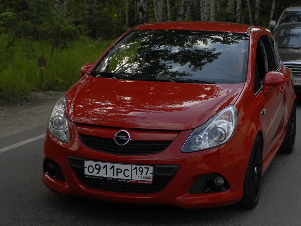 Opel Corsa OPC Red